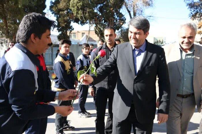 هنرستان ۱۸ کلاسه شهید مغفوری با حضور استاندار کرمان افتتاح شد هنرستان ۱۸ کلاسه شهید مغفوری با حضور استاندار کرمان افتتاح شد