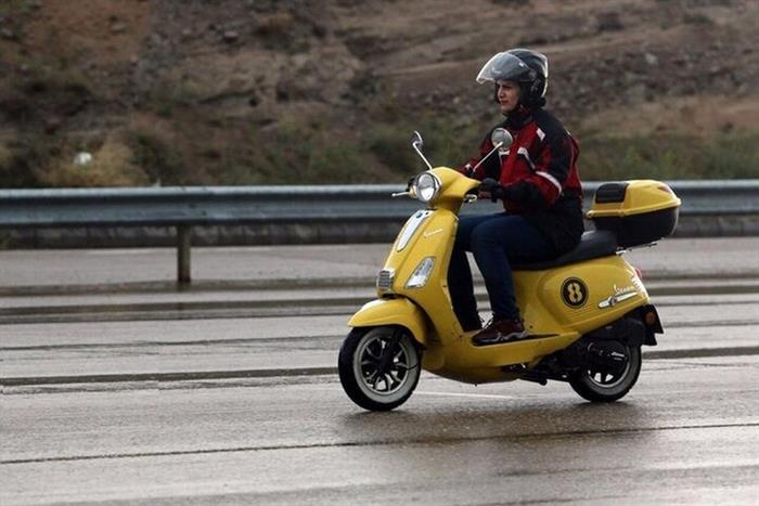 چراغ سبز دولت به صدور گواهینامه موتورسیکلت زنان چراغ سبز دولت به صدور گواهینامه موتورسیکلت زنان